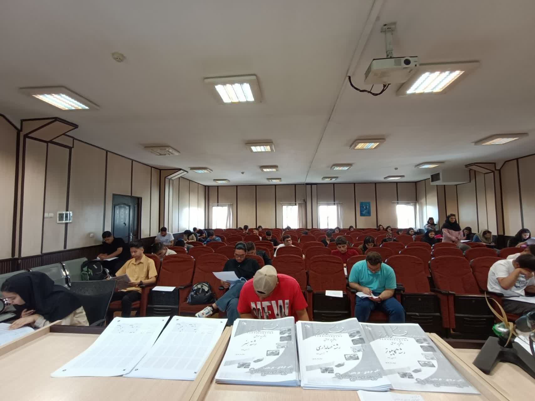 ششمین آزمون آزمایشی گروه هنر و هنرستان